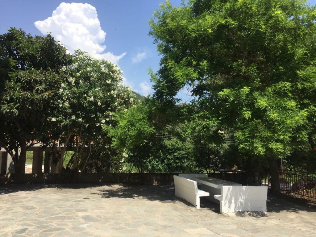 Cornelia Apartment PalaiónTsiflíkion 外观 照片