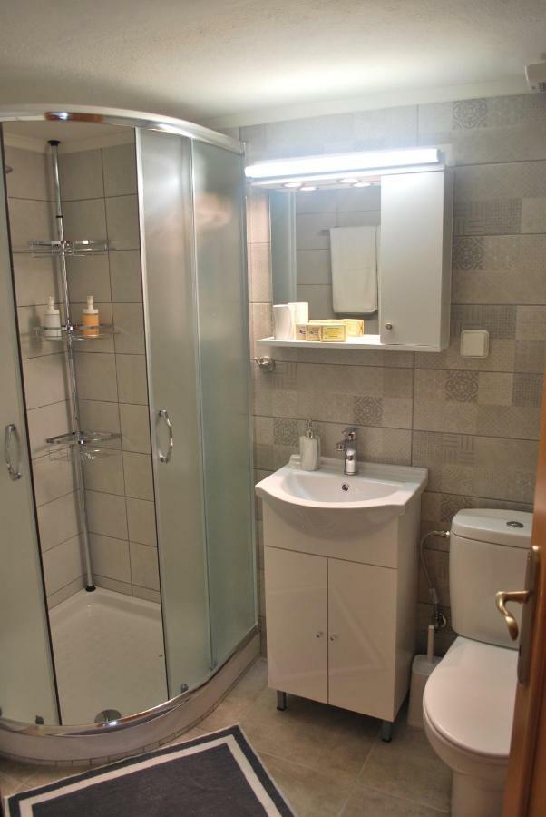 Cornelia Apartment PalaiónTsiflíkion 外观 照片