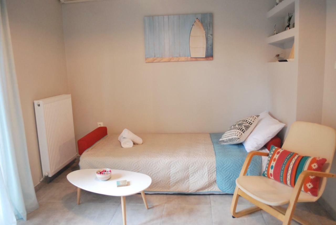 Cornelia Apartment PalaiónTsiflíkion 外观 照片